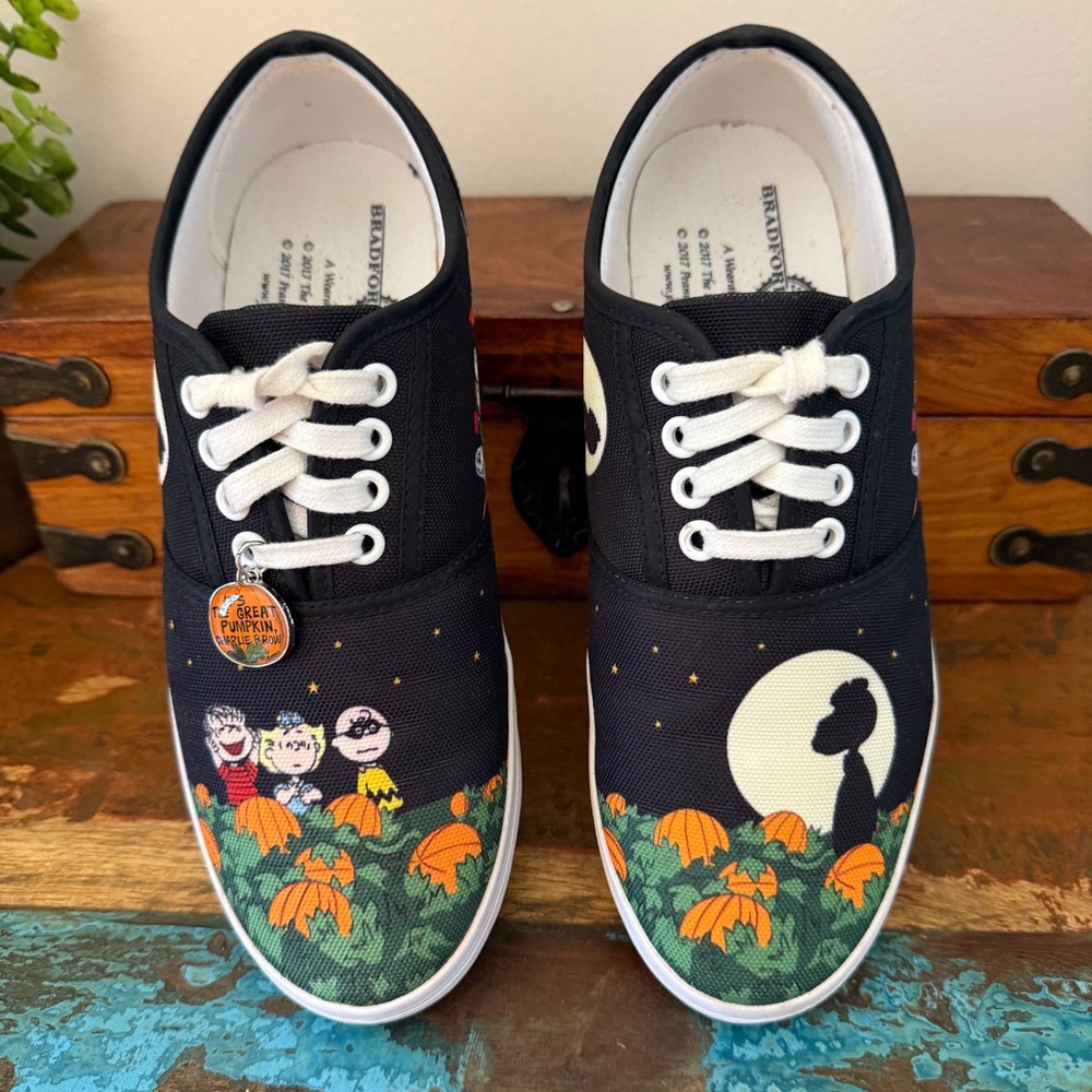 Bradford Exchange Peanuts Great Pumpkin Sneakers Womens Black Halloween 8 Snoopy